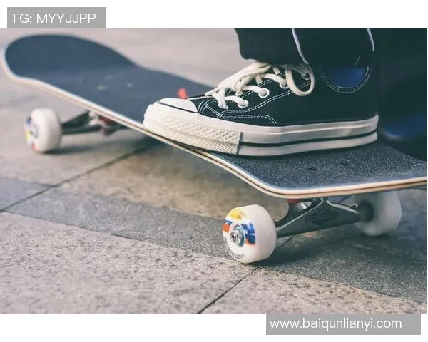 滑板战术解析：杭州滑板队的防守反击体系与战术创新探讨